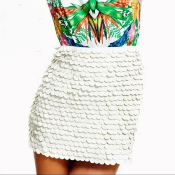 ZARA FAUX LEATHER DISC MINI SKIRT. Size L - Picture 3 of 3